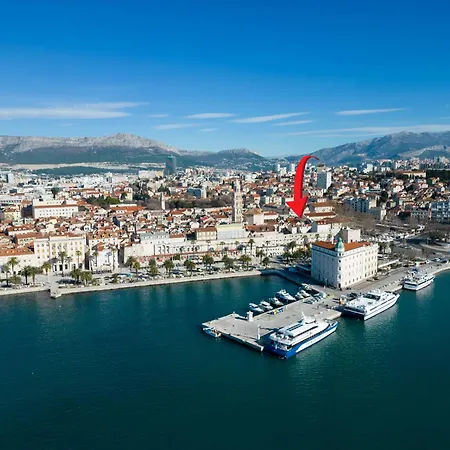 Posejdon & Neptun דירה *