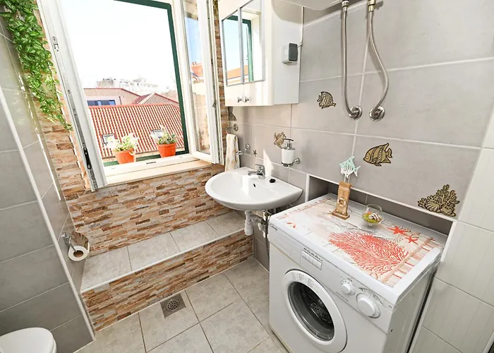 Posejdon & Neptun Split